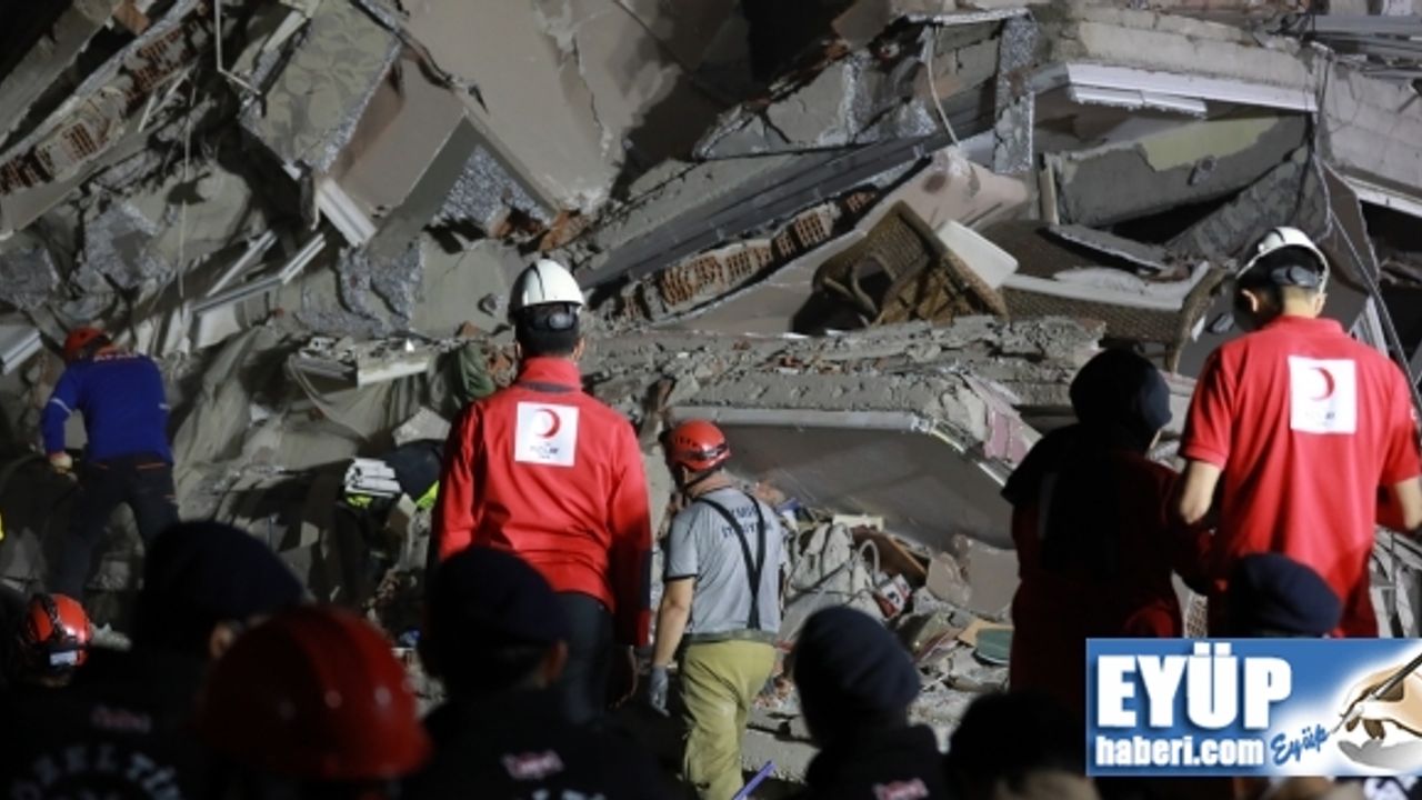 Ege depreminde can kaybı 64'e yaralı sayısı 940'a yükseldi