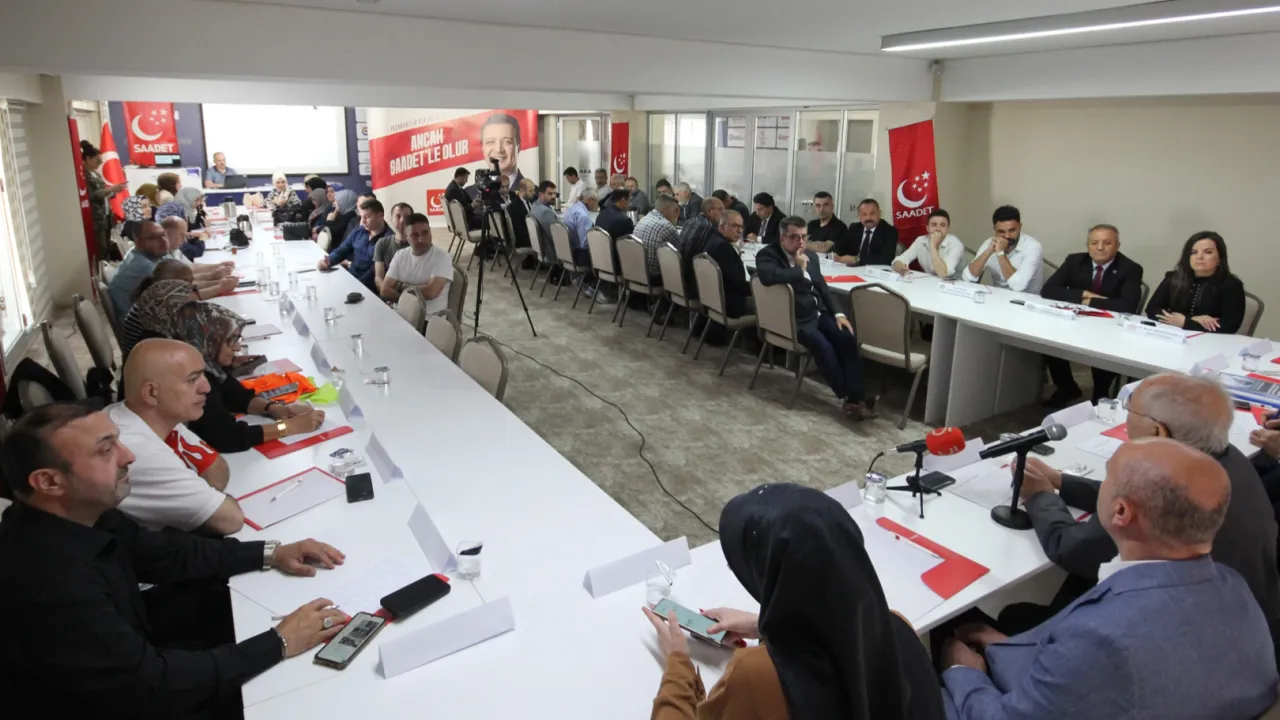 İzmir'de Saadet Partisi'nden “Uyuşturucuyla Mücadele” Çalıştayı