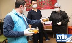 Belediyeden sağlık çalışanlarına meyve ikramı