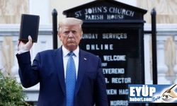 Trump, önce biber gazı sıktırdı sonra İncil ile poz verdi
