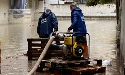 Manisa'da fırtına ve yağış ekipleri seferber etti