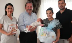 Hoş geldin bebek projesi ile ailenin yeni üyeleri evlerinde ziyaret ediliyor