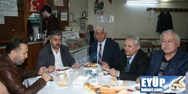 Keşap Halkalı Arnavutköy Derneği kahvaltı verdi
