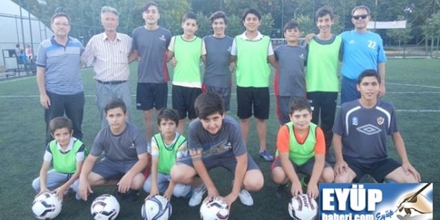 Araphanspor kulübü altyapı futbol takımı antrenmanlarına başladı.