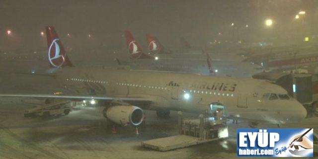 İstanbul'u kar felç etti
