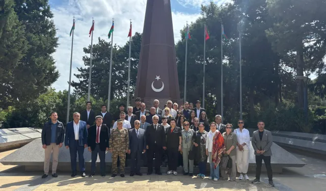 Bakü'de Türk şehitleri unutulmadı