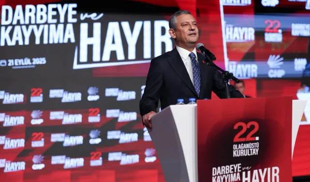 CHP'de tek aday olan Özgür Özel yeniden seçildi