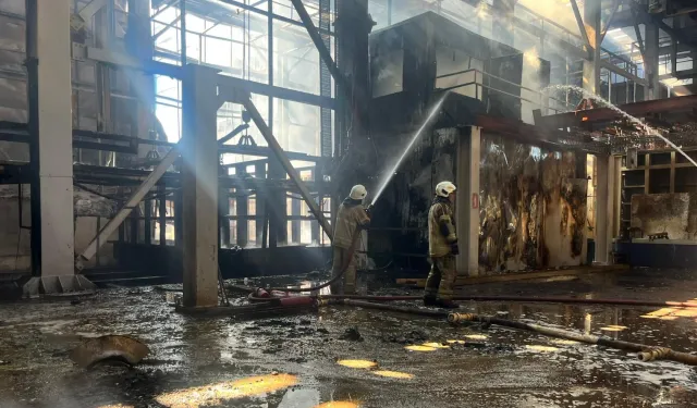 İzmir'de ALOSBİ’deki fabrika yangını kontrol altında