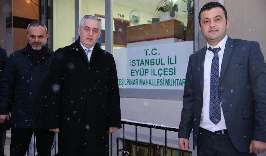 Aydın Yeşilpınar Mahalle Muhtarı İlker Çomak ve mmahalle saknleri ile birlikte  cami içine  girerek incelemelr yaptı.