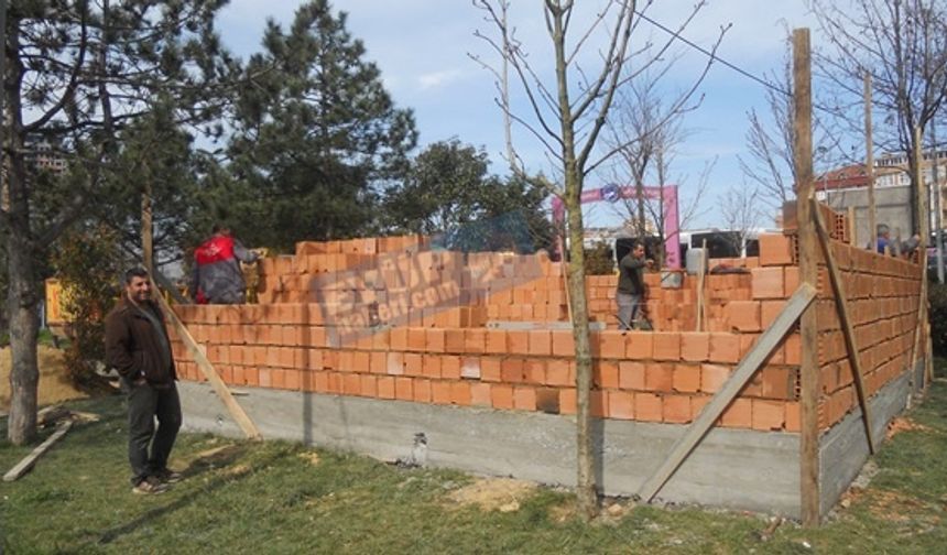 Eyüp Belediyesi, Park, bahçe ve  çevre düzenleme çalışmaları kapsamında ihtiyaç duyulan hizmetleri karşılayacak şekilde  yatırımlar yapıyor.