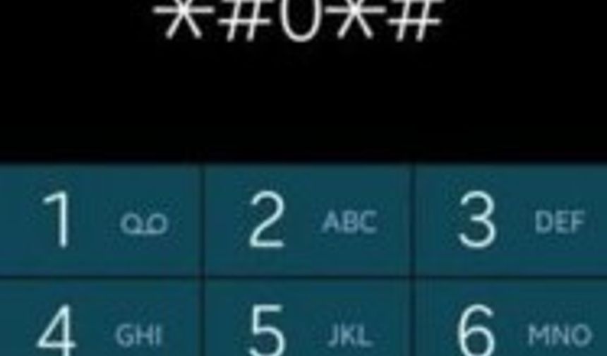 Öncelikle Galaxy S5 veya Galaxy Note 3 ile telefon arama ekranındayken *#0*# yazın.