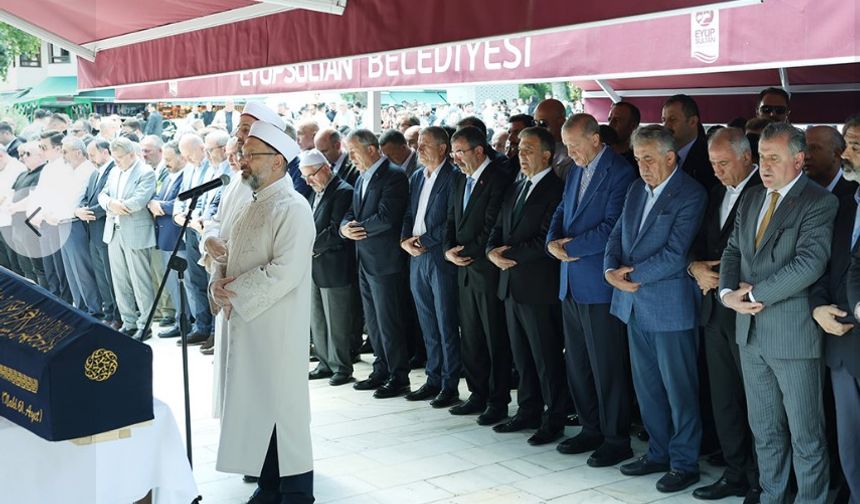 Hayati Yazıcı'nın annesi Fatma Yazıcı son yolculuğuna uğurlandı