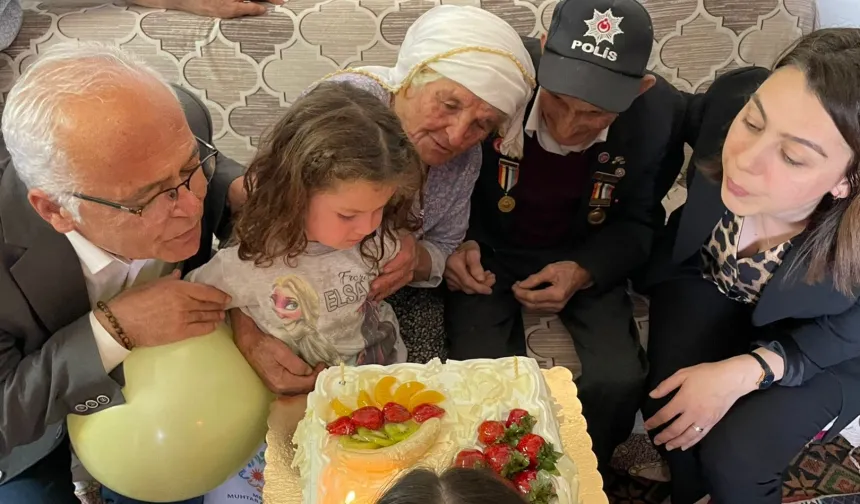 95 yaşındaki Kore Gazisine doğum günü sürprizi