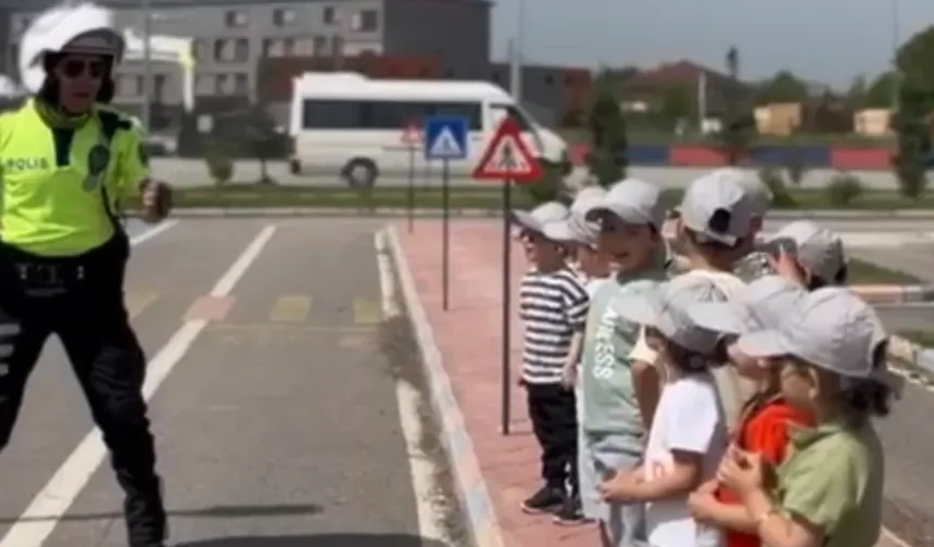 Düzce’de çocuklara polislerden eğlenceli eğitim