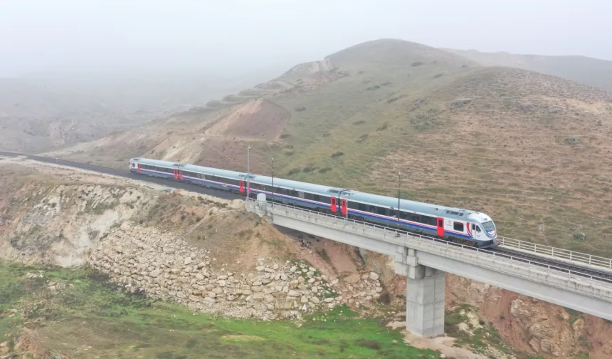Siirt’e 34 kilometrelik yeni demiryolu... Bölgesel kalkınmaya demiryolu hamlesi