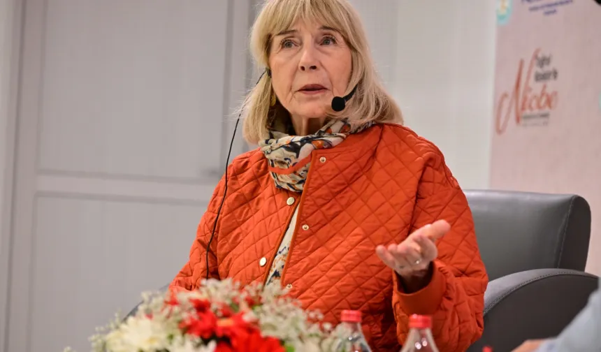 Ayşe Kulin, Manisalılarla buluştu
