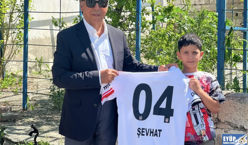 Seyit Ateş, Ağrılı taraftar Şevhat'ın Beşiktaş forması hayalini gerçekleştirdi