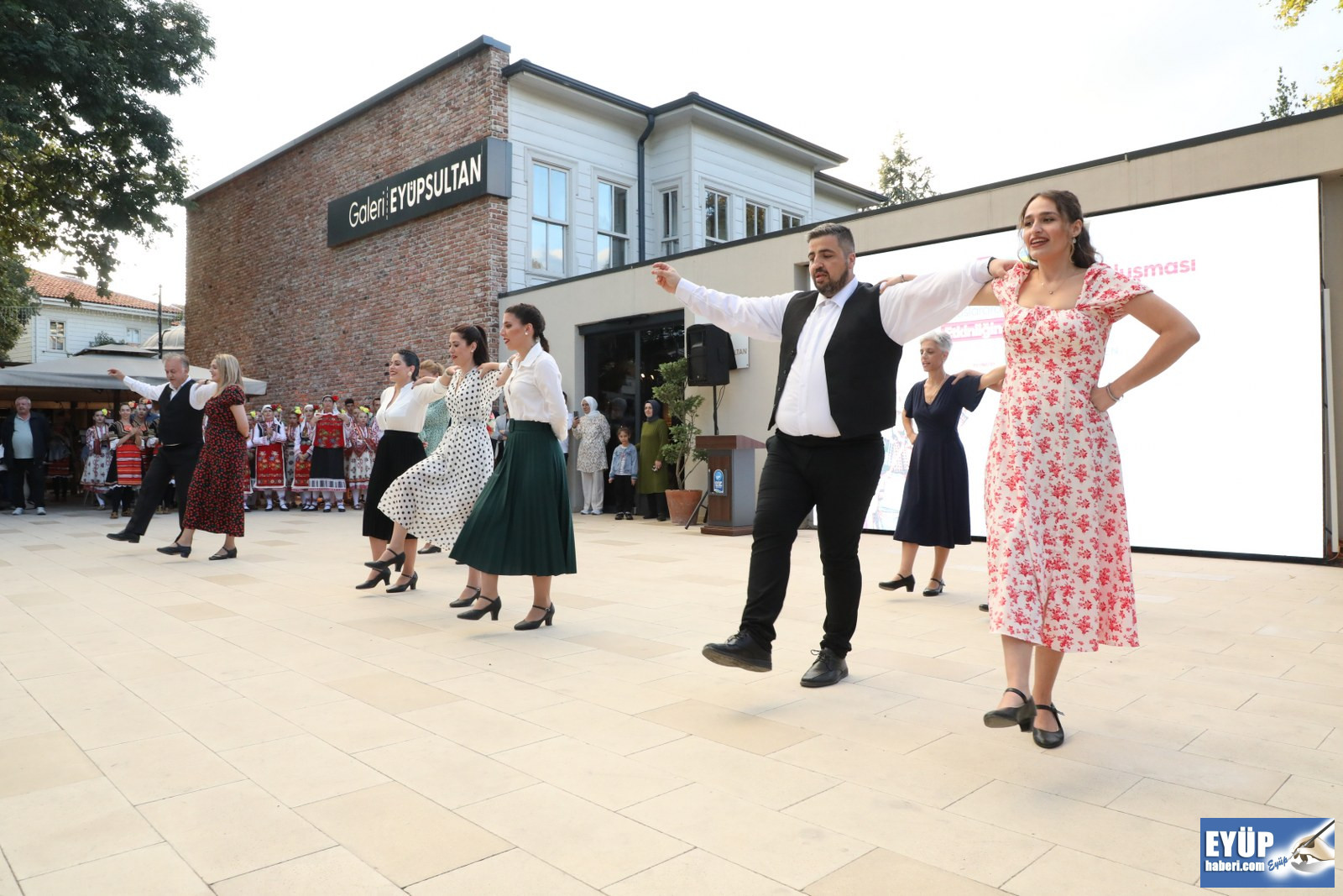 Izlerin Ötesinde Sergi2