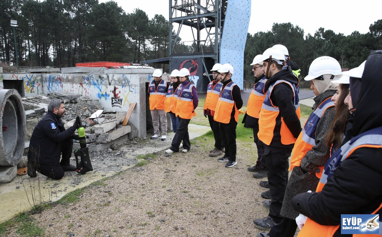 Ekran Resmi 2026 02 16 00.08.53